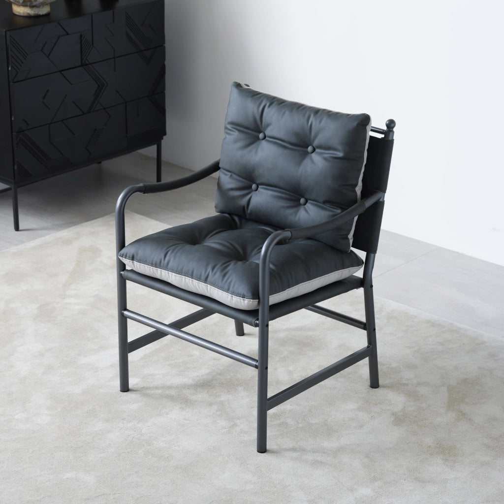 Poltrona da Soggiorno con Braccioli, Design Moderno di Metà Secolo, per Interni in Pelle e Metallo Nero