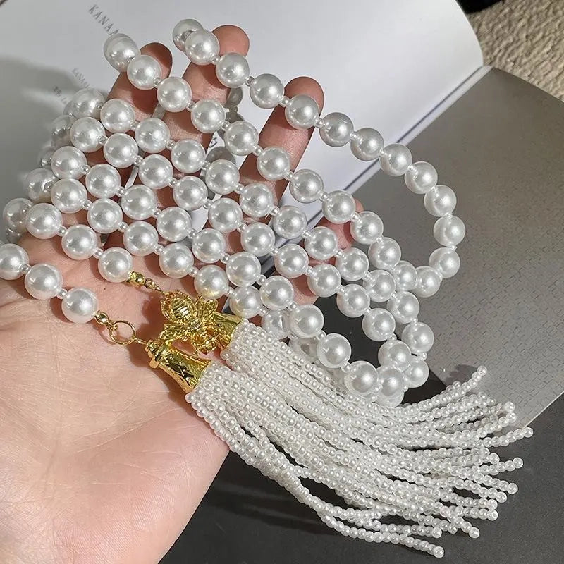Collana lunga con nappe e perle fatta a mano, regalo di Natale o di compleanno.