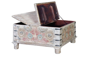 Tavolino in massello di mango intagliato, grande capacità contenitiva