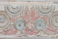 Tavolino in massello di mango intagliato, grande capacità contenitiva