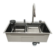 Lavello da cucina multifunzionale in acciaio inox con display digitale della temperatura, funzione cascata, lavapentole, dispenser di sapone, scolapiatti, vassoio, tagliere e accessori inclusi, dimensioni 75×46×23,5 cm.