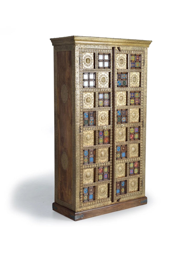 Armadio in massello di acacia intarsiato con maiolica e bronzo 