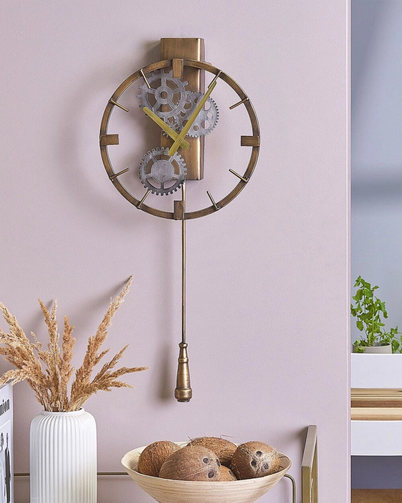 Orologio a Pendolo da Parete Cornice in Ferro Dorato Design Classico Finitura Anticata Rotondo 30 cm