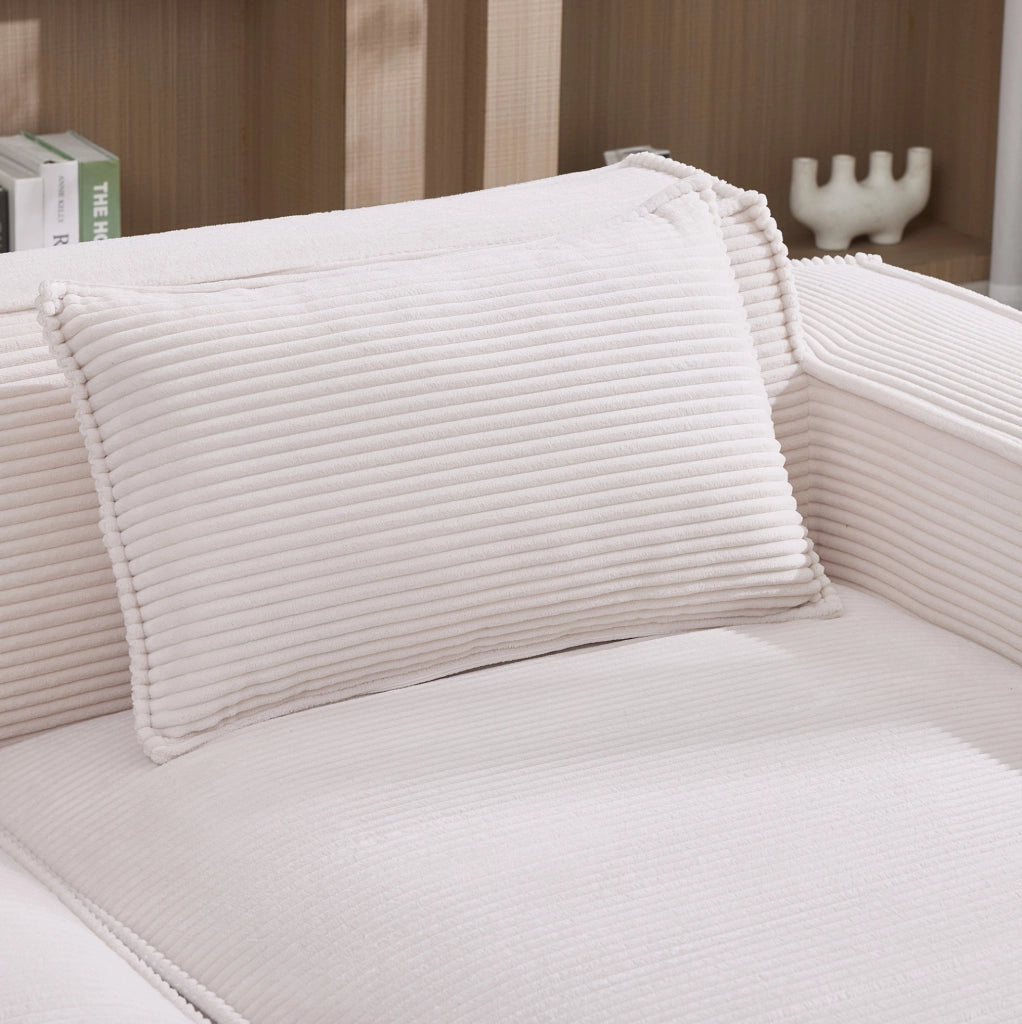 Divano 235 cm beige in poliestere imbottito con seduta elastica