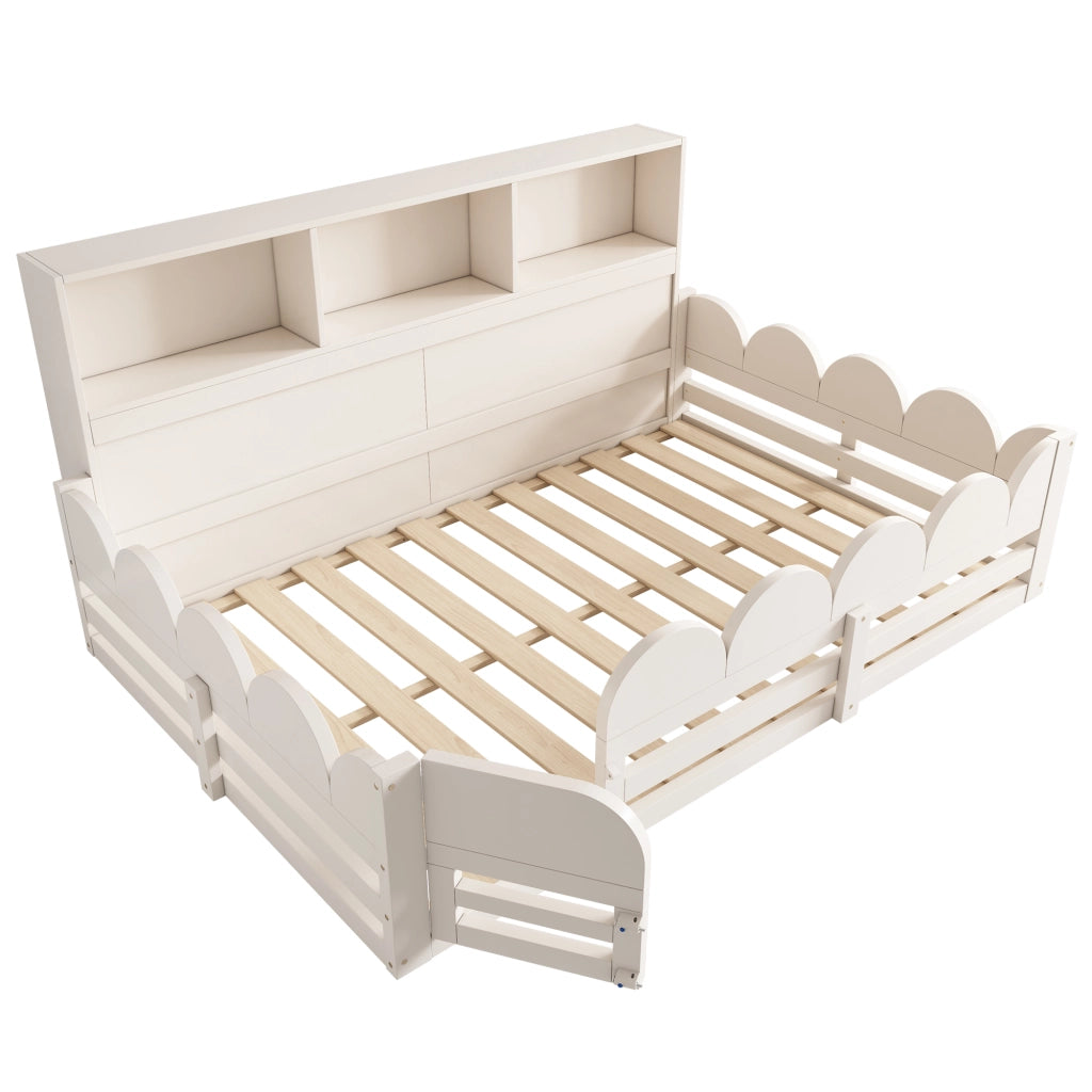 Letto a pavimento per bambini 140x200 cm bianco in legno, con sponde di sicurezza, porticina e ripiani