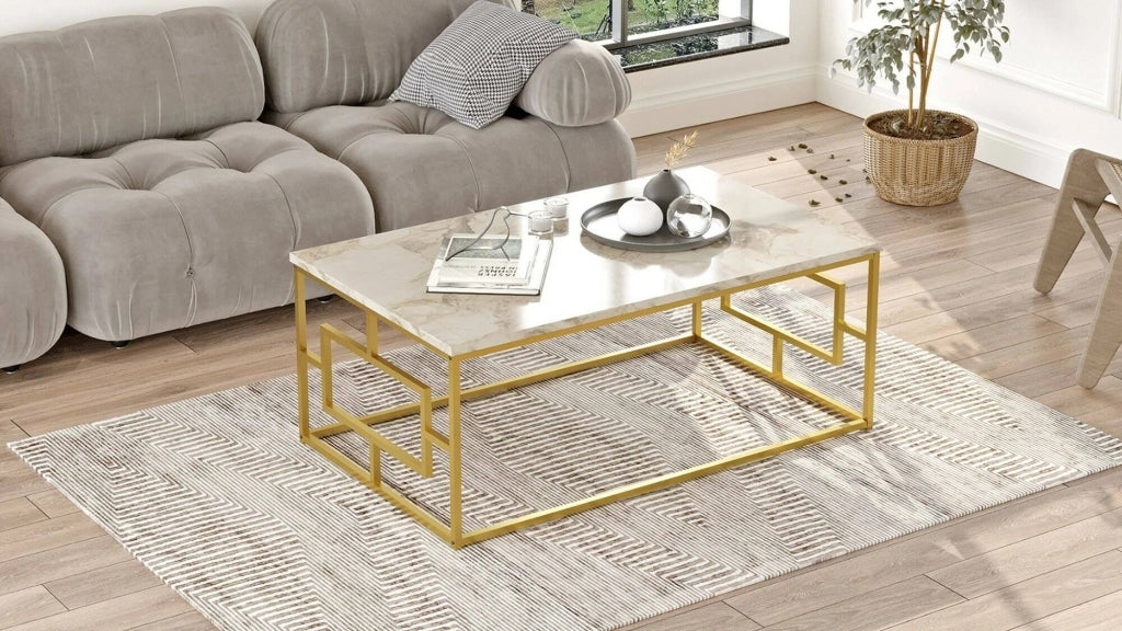Tavolino da salotto Franca, Tavolo basso da caffè, Portariviste per divano, Ripiano da soggiorno, 100x60h40 cm, Bianco Marmo e Oro
