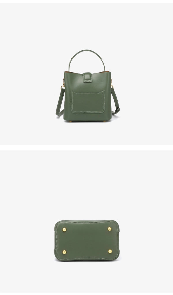 Borsa a tracolla capiente in vera pelle, colore verde.