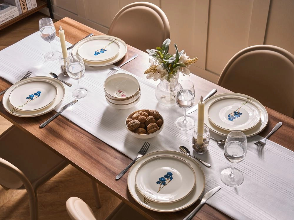 Set da 24 stoviglie in porcellana bianca smaltata con motivo floreale multicolore: ciotole e piatti per cucina e sala da pranzo