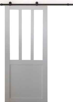 Porta scorrevole da officina rivestita di bianco con larghezza 83 + guida in acciaio nero + 2 gusci installati