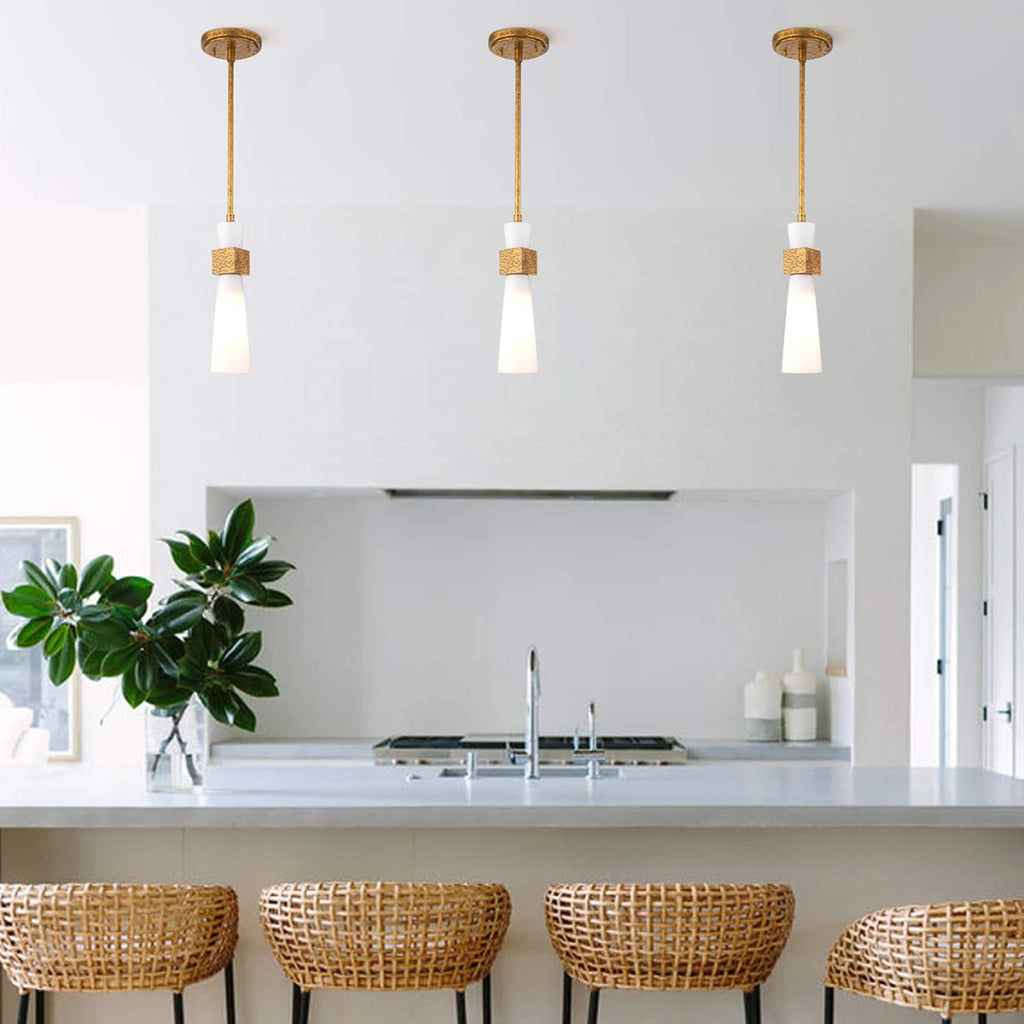 Sospensione Art Déco oro con diffusore opale E27 Kristy Elstead