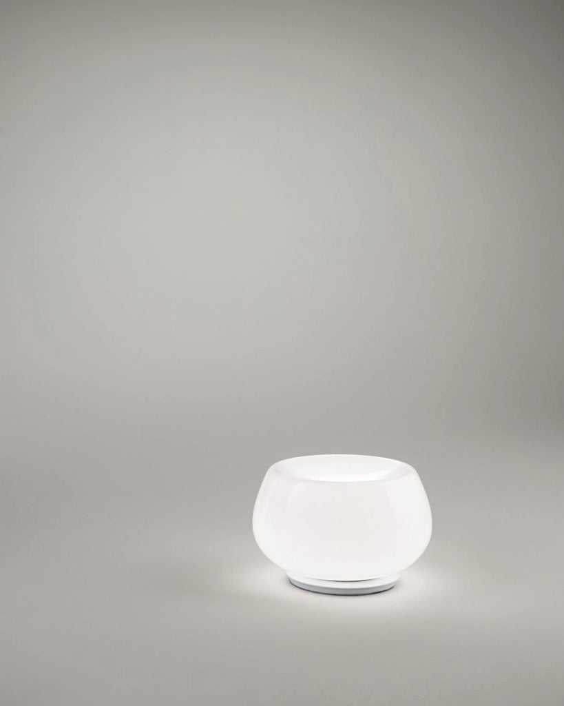 Lumetto LED serie 10S48534, Vetro Concavo Bianco Lucido e Struttura Bianco Opaco, 12W 3000K, Design Minimalista ed Elegante - Perenz