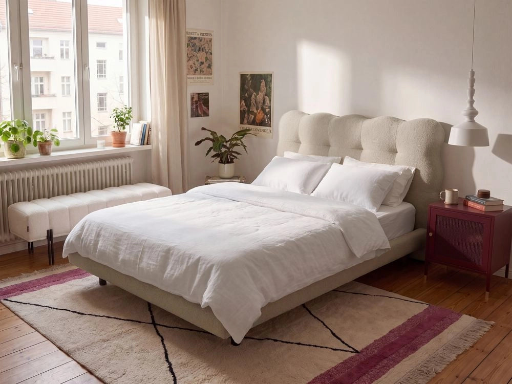Letto matrimoniale in tessuto boucle con testata trapuntata Beige 120 x 200 cm design moderno