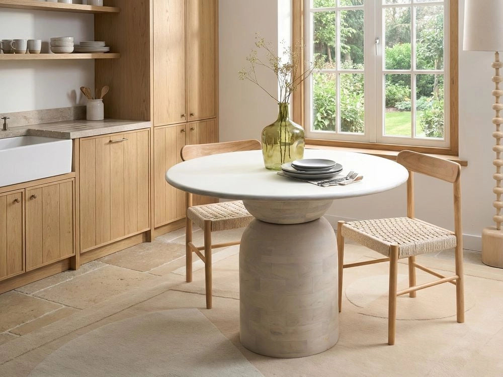 Tavolo da pranzo in legno di mango bianco con finitura sbiancata ø 110 cm Struttura e base in legno massello Design moderno rotondo