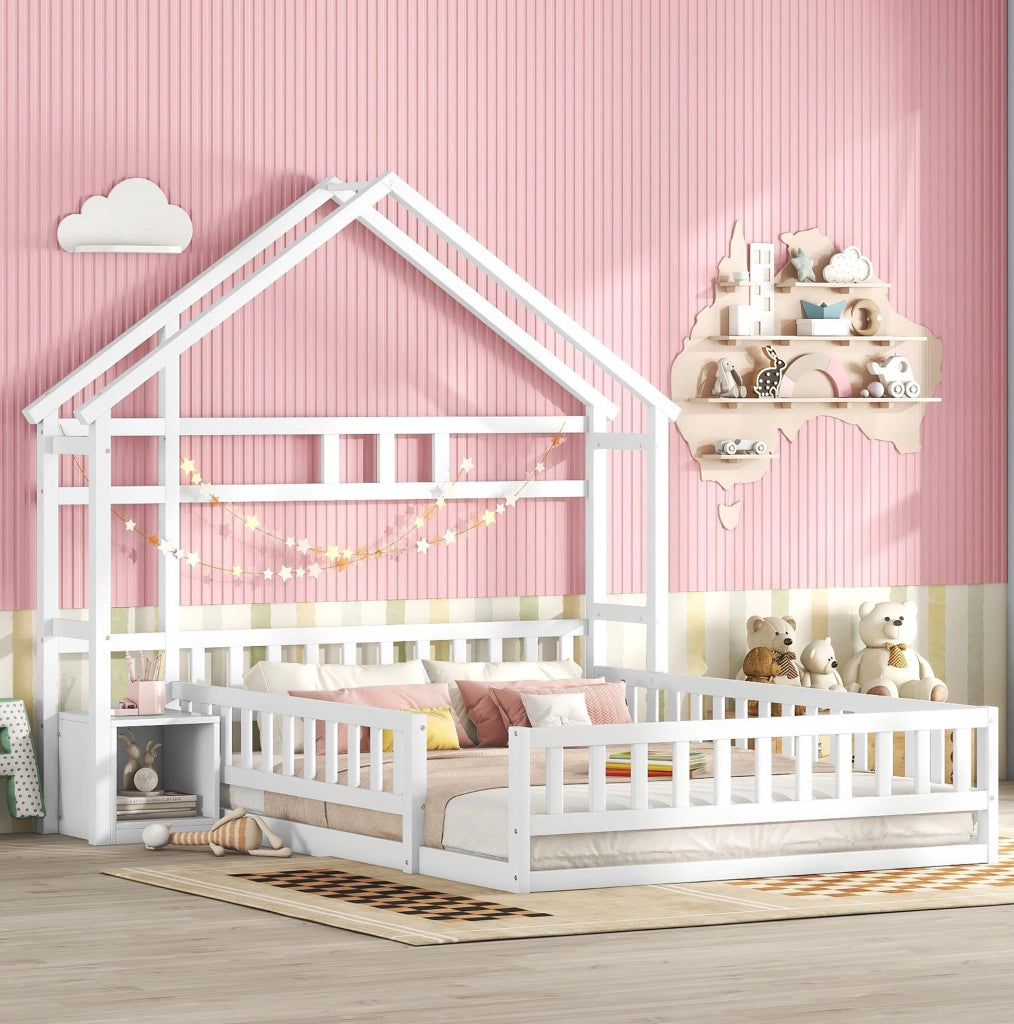 Letto a casetta in legno con sponda e comodino, 140 x 200 cm, bianco