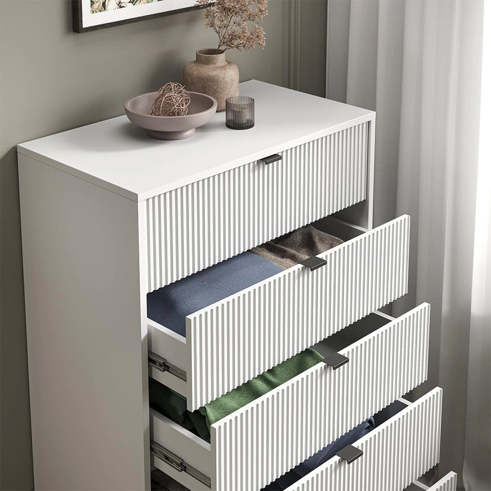 Cassettiera Eliza, Bianco, 76 x 120 cm con 5 cassetti, per conservazione e utilizzo in camera da letto o corridoio