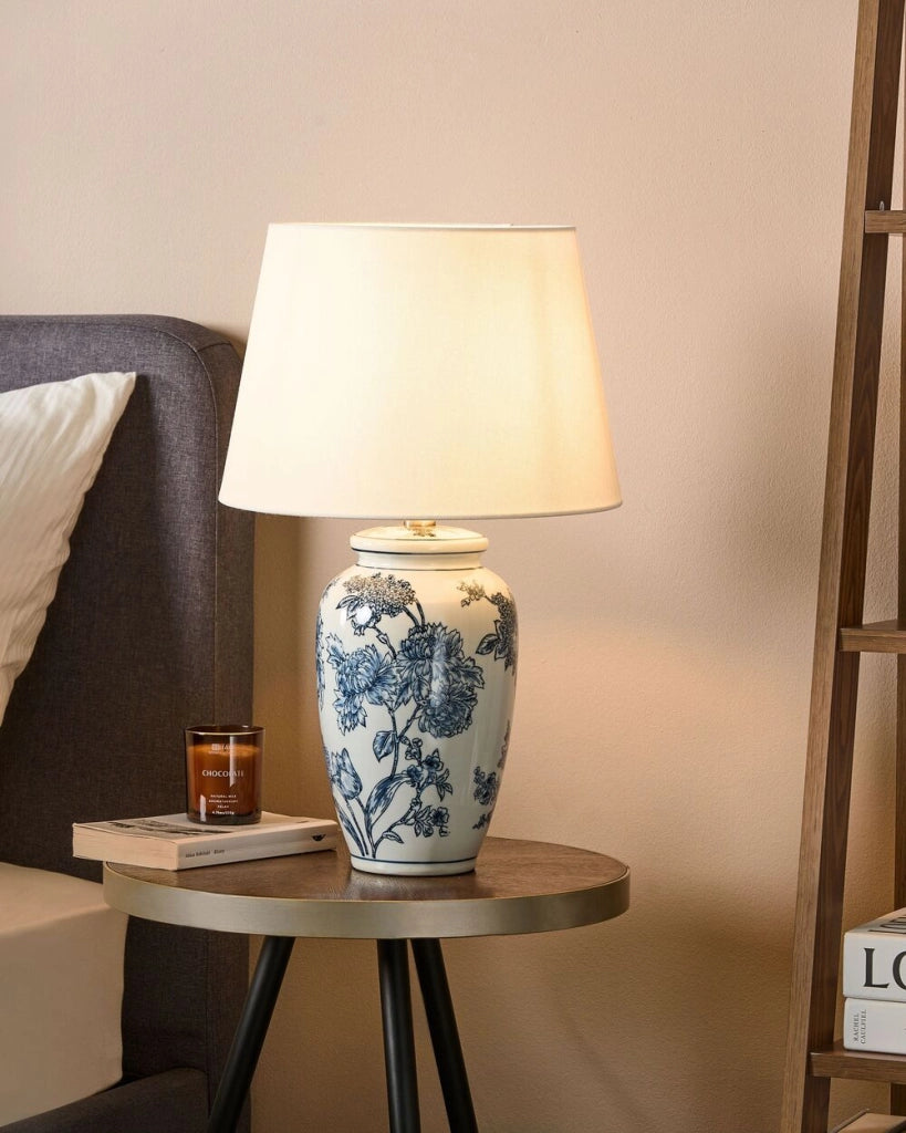 Lampada da tavolo classica con paralume in tessuto di lino base in porcellana bianco e blu elegante retrò classico camera da letto soggiorno
