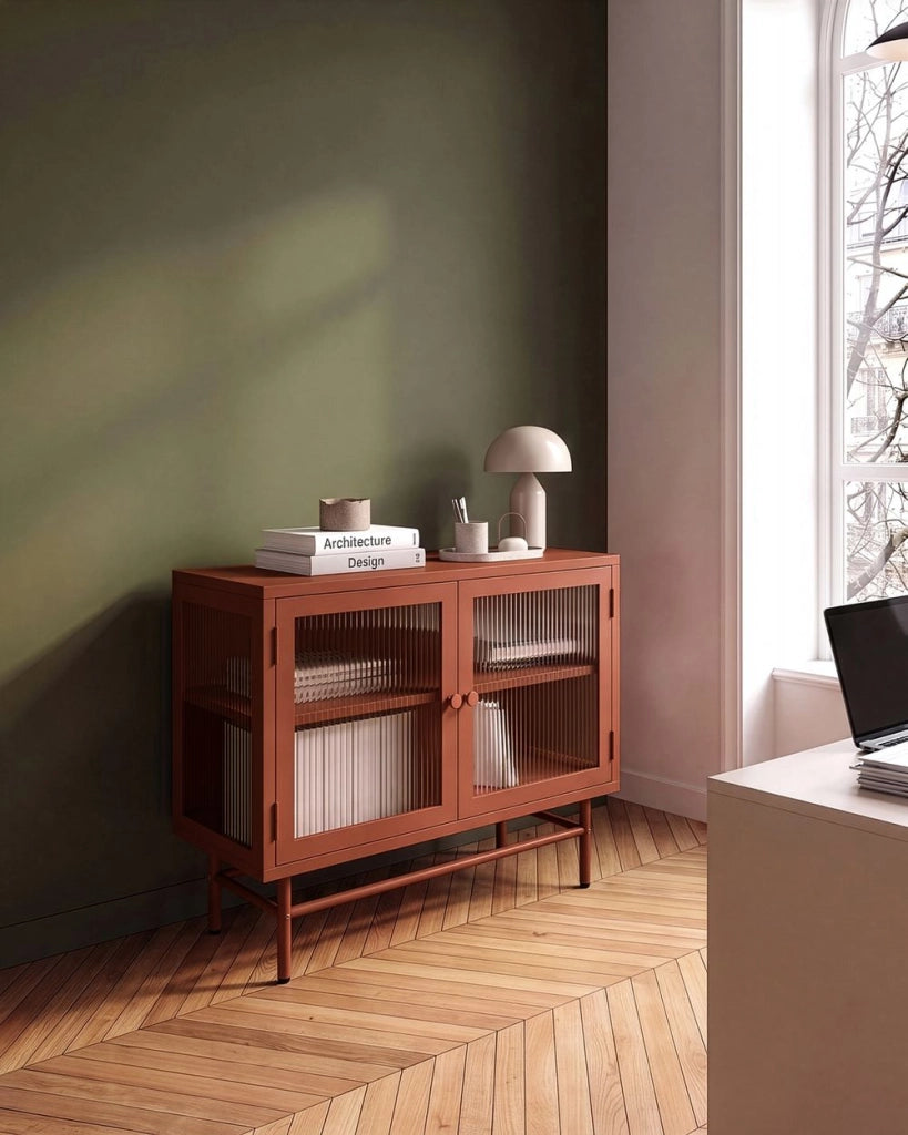 Credenza in acciaio con vetro scanalato, 2 ante, ripiani regolabili ruggine ripiani regolabili design moderno e industriale