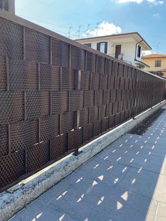 Confine STRISCIA FRANGIVISTA IN TECNO RATTAN cm. 90x300 col. Testa di moro