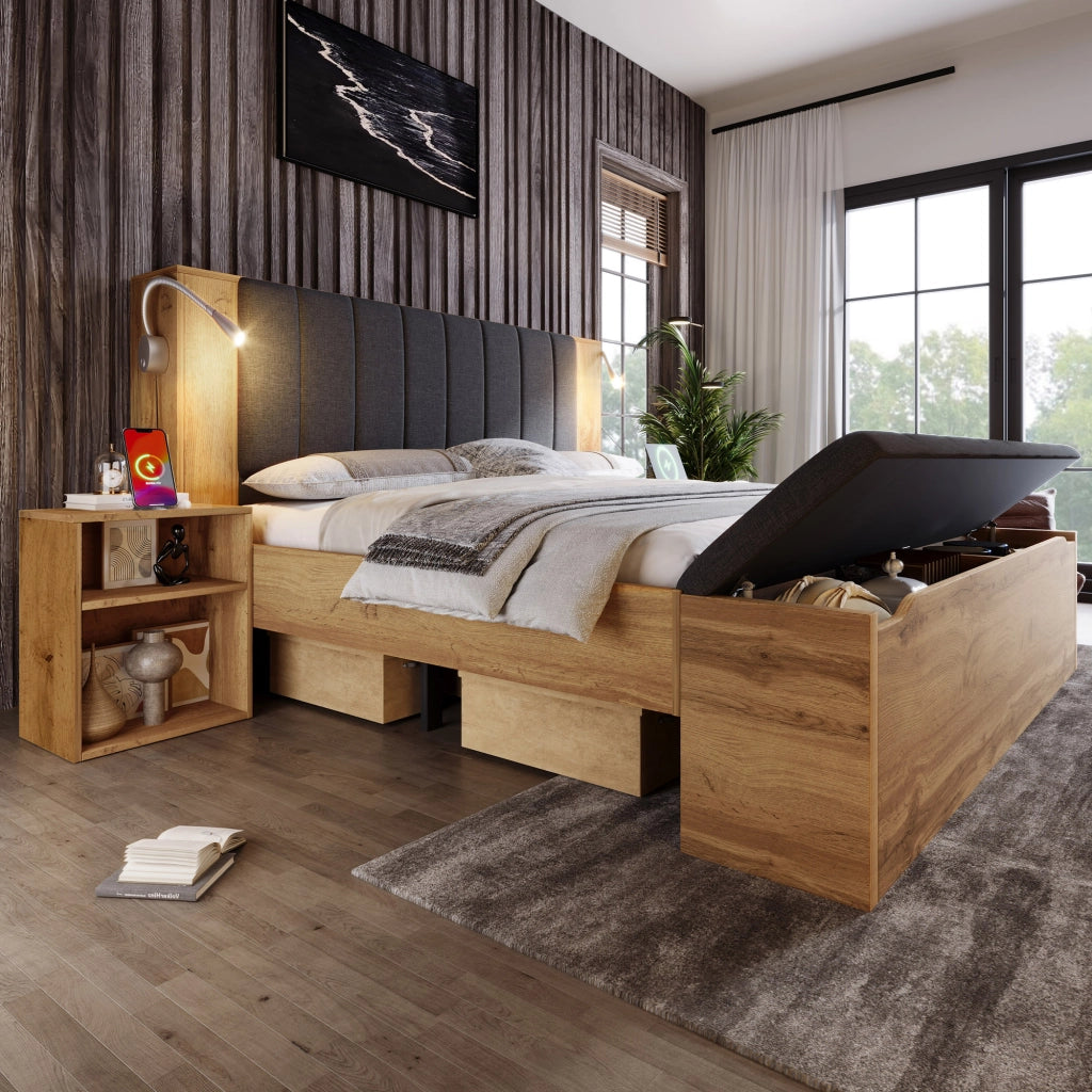 Letto in legno quercia 180x200 testiera in lino comodini panca lampade USB doghe