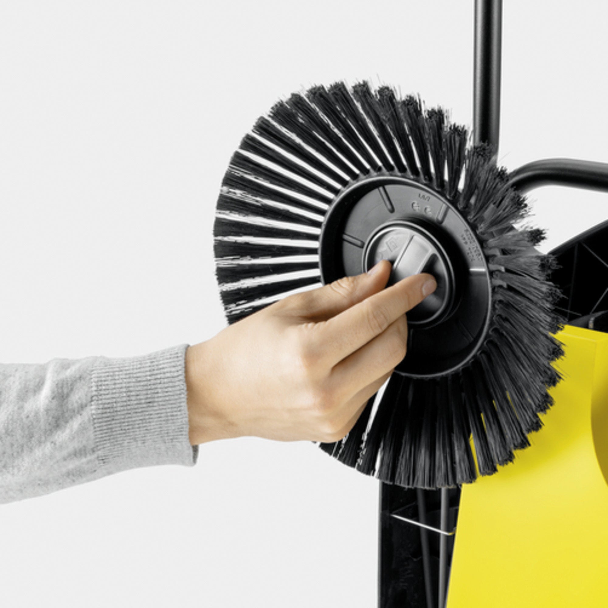 Karcher SPAZZATRICE MANUALE CON 2 SPAZZOLE S4 TWIN