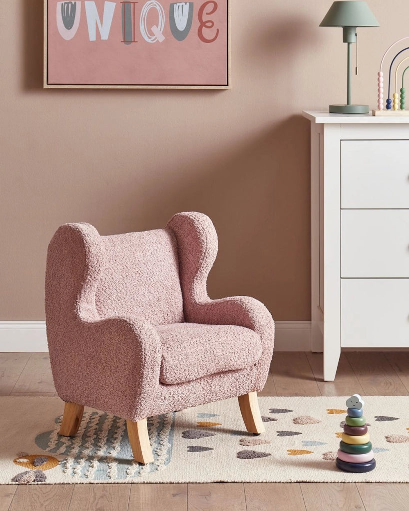 Sedia imbottita in bouclé rosa chiaro con braccioli Sedile per bambini Design moderno