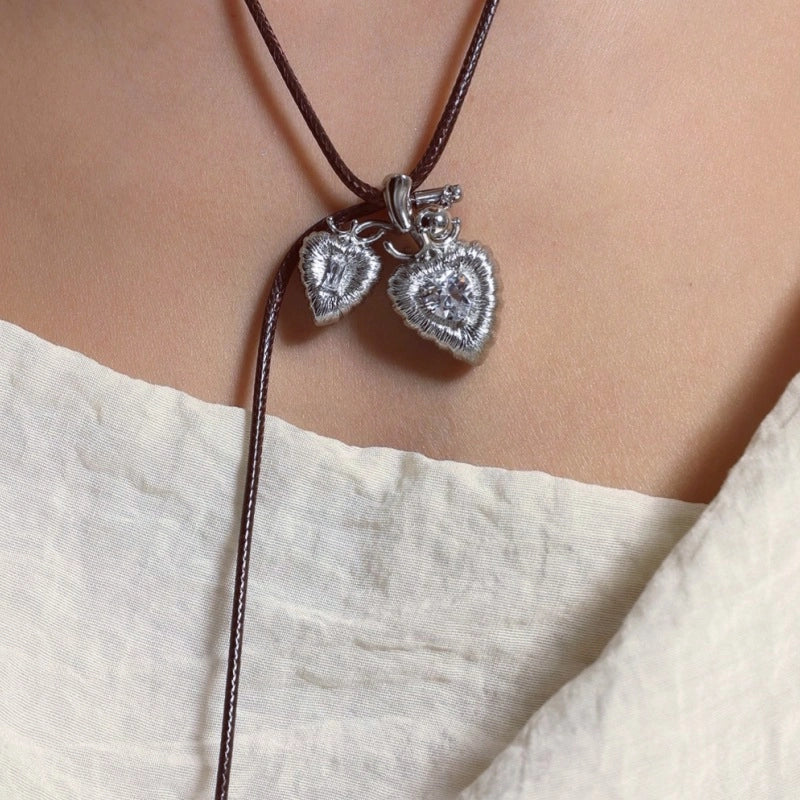 Collana a doppio cuore estraibile con fragole e zirconi cubici a forma di cuore