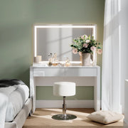 Tavolo da toilette Annabelle, Bianco lucido/bianco, 110 cm con specchio LED e sgabello, Tiene sempre a portata di mano i prodotti di uso quotidiano