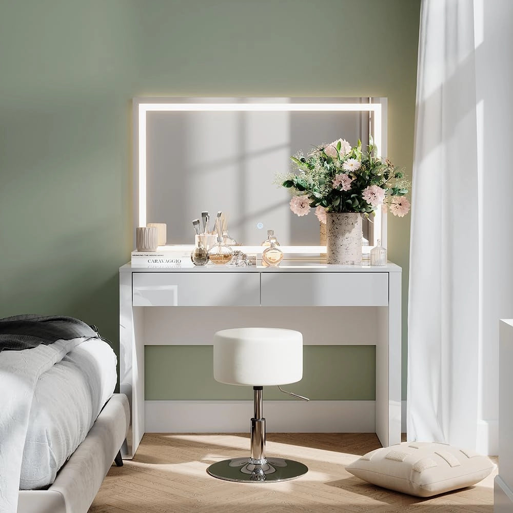 Tavolo da toilette Annabelle, Bianco lucido/bianco, 110 cm con specchio LED e sgabello, Tiene sempre a portata di mano i prodotti di uso quotidiano