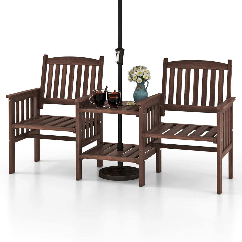 Set Tavolo e Sedie da Giardino con Foro per Ombrellone, Set di Mobili a 2 Posti in Legno Abete, Tavolino a 2 Ripiani, Sedia Portata 150 kg, Tavolino Portata 30+30 kg (Marrone)