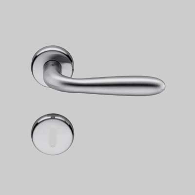 MANIGLIA 'GOCCIA' CON ROSETTA E BOCCHETTA Cromo satinato