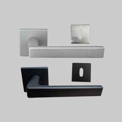 MANIGLIA 'ISCHIA' CON ROSETTA E BOCCHETTA Nero