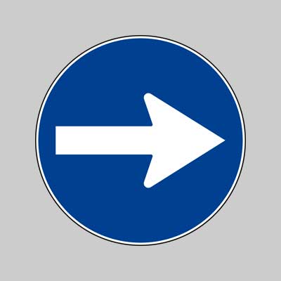 SEGNALE STRADALE FIG. 80/C 'DIREZIONE OBBLIGATORIA A DESTRA' Ø 60 cm