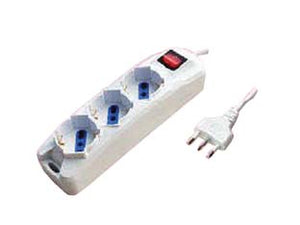 MULTIPRESA 3 POSTI CON SCHUKO E CON INTERRUTTORE- - colore bianco - 1 blister SYNTESY