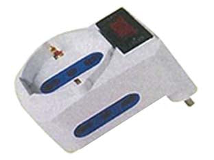 ADATTATORE TRIPLO 2 BIPASSO + 1 SCHUKO CON INTERRUTTORE E PROTEZIONE  spina da 10A colore bianco    SYNTESY