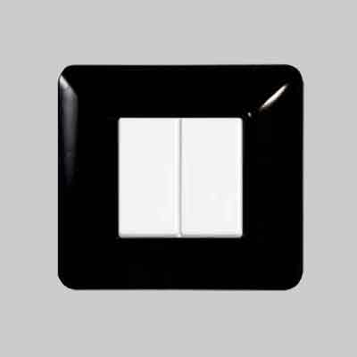 PLACCA COPRINTERRUTTORI NERA 'SOLAR' 3 Moduli - ELETTROIT