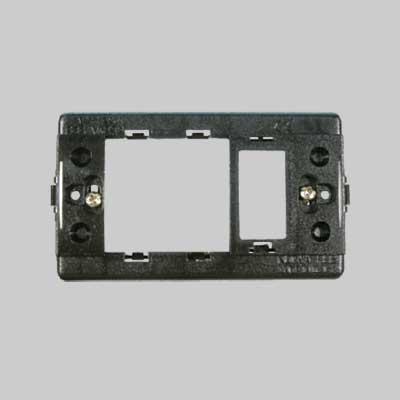 SUPPORTO A PARETE PER SERIE 'TONDO' UNEL CON MODULO decentrata + 1 modulo - EC ELETTROCANALI