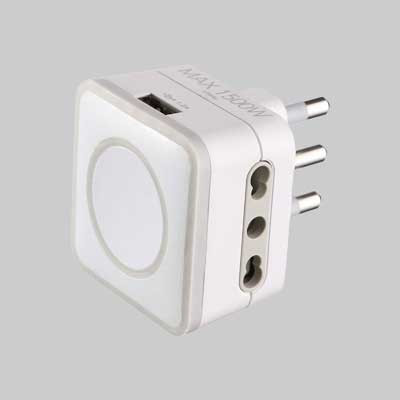 ADATTATORE TRIPLO CON PORTA USB 16A 2P+T - presa 10/16A 2P+T