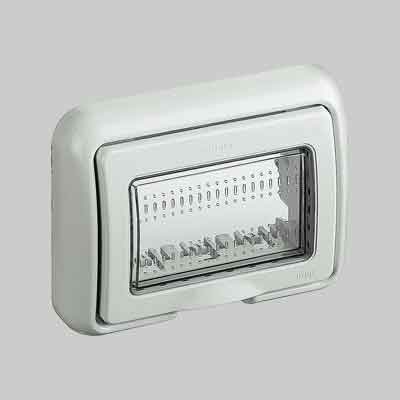 PLACCA AUTOPORTANTE C/PORTELLO 'MATIX' BTICINO 3 Posti - BTICINO