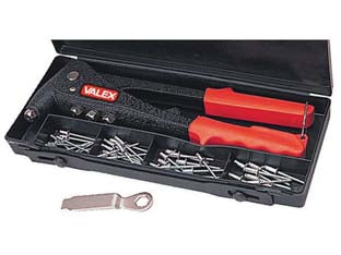 RIVETTATRICE CON 4 TESTE INTERCAMBIABILI  kit in blister con rivetti assortiti