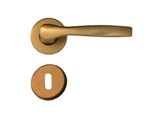MANIGLIA ALU CON ROSETTA IN ALLUMINIO BRONZATO - 1 paio