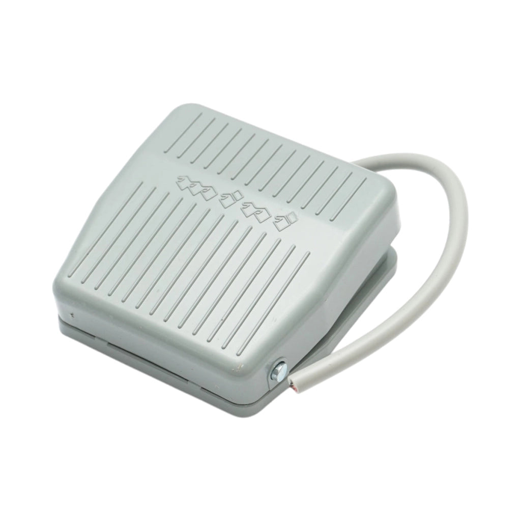 Pedale di comando con contatto elettrico – 250V / 5A Breckner Germany