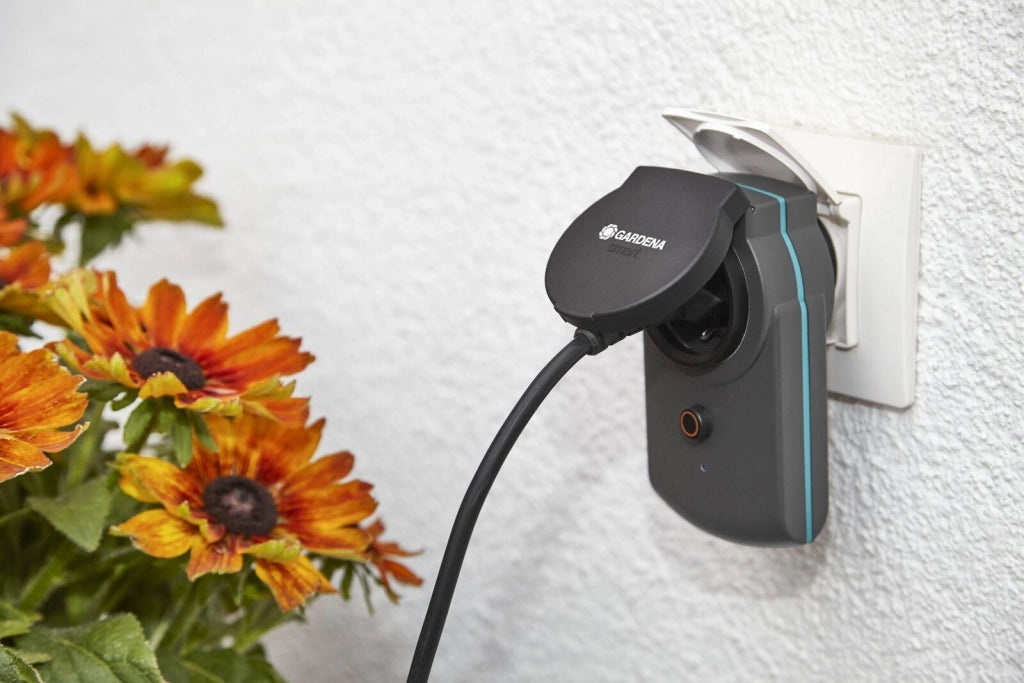 Gardena 19095-20 Adattatore Smart Power per Controllo Dispositivi Elettrici da Giardino tramite App Compatibile con Smart System e Assistente Vocale colore Nero