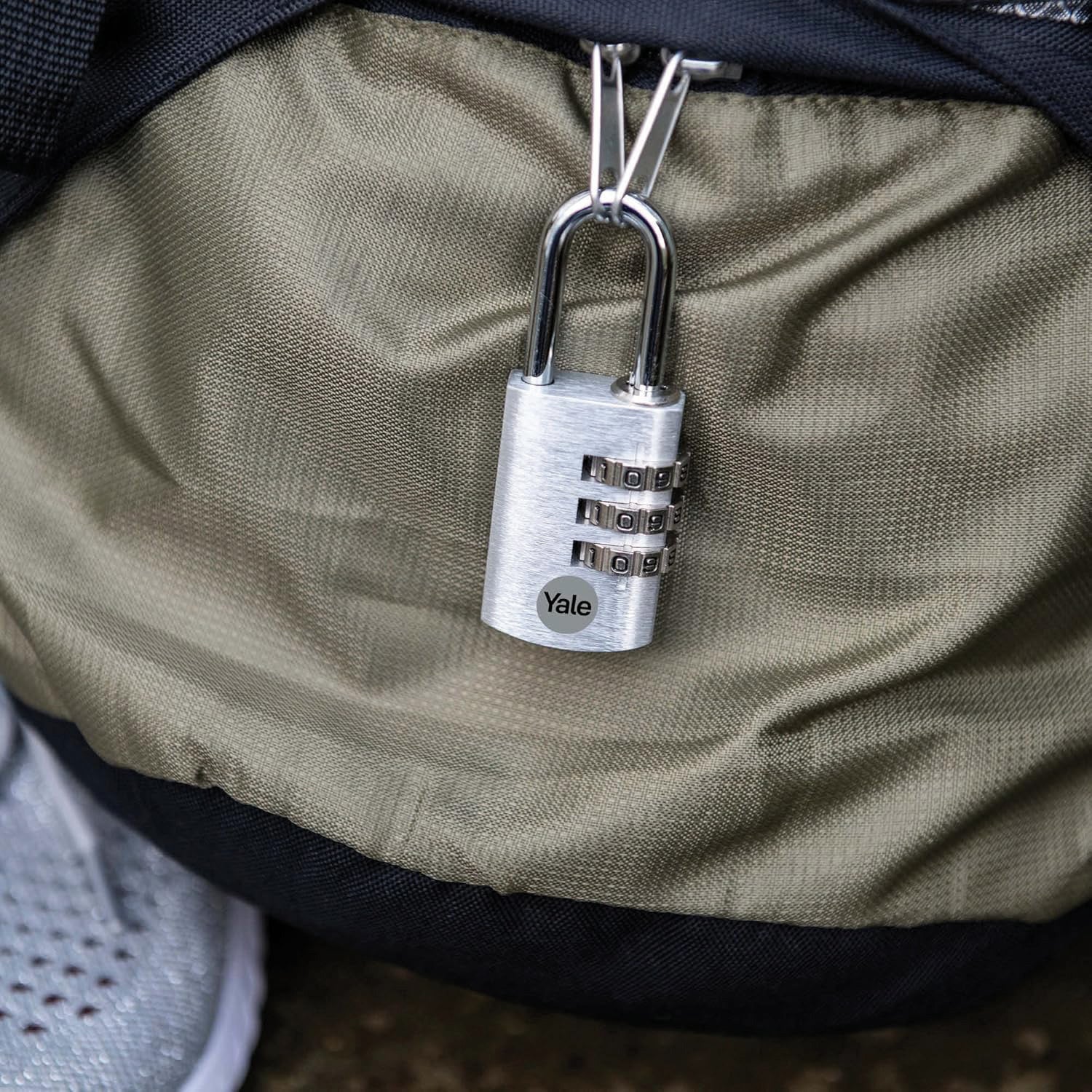 Yale LUCCHETTO DI SICUREZZA CON COMBINAZIONE mm. 28  Corpo alluminio - Arco acciaio  Col. Argento