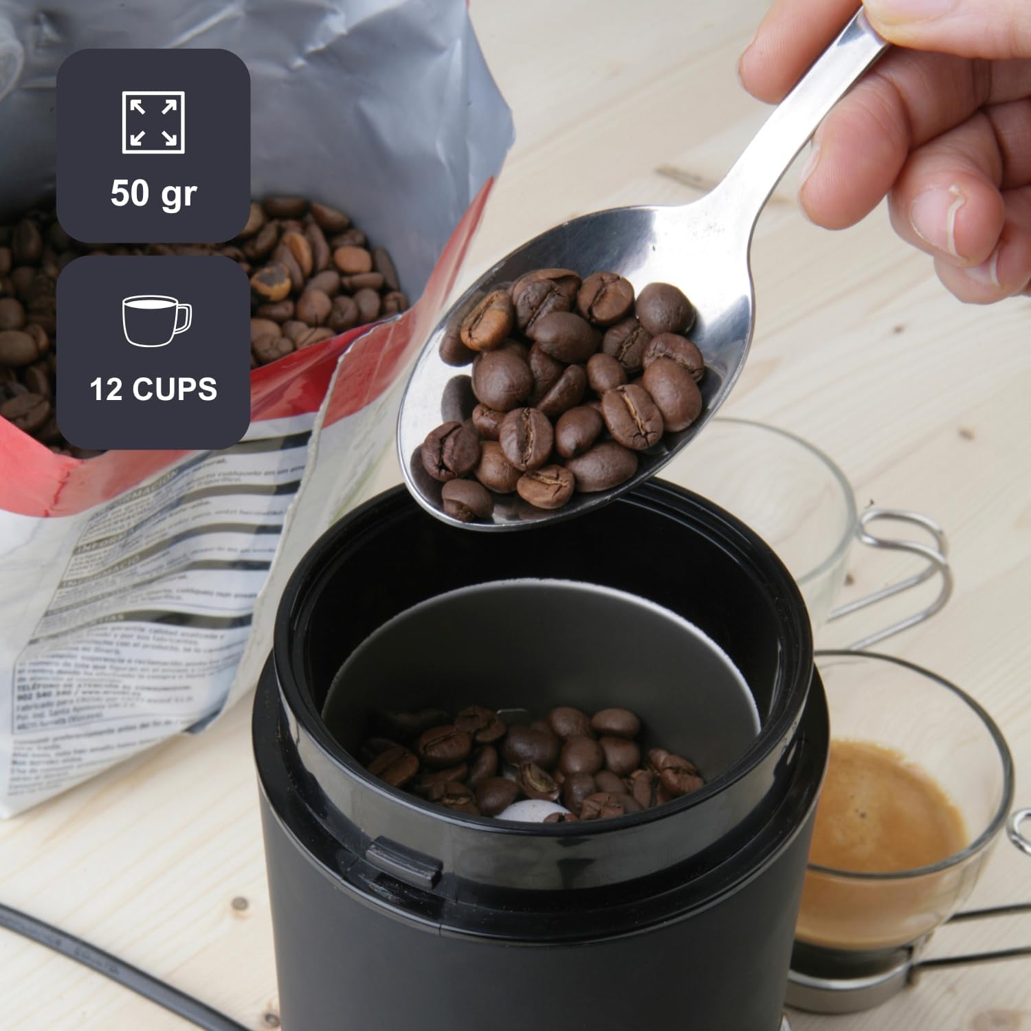 Macinacaffè da 150W elettrico potente Deposito caffè in grani da 50 g. Lame e deposito in acciaio inossidabile. Macinatura Fine. Adatto per tritare caffè e spezie. Avvolgicavo. Nero