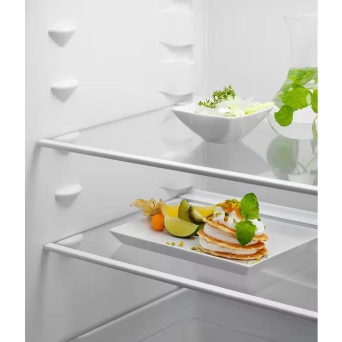 Electrolux KNS5LE16S frigorifero con congelatore Da incasso 233 L E Bianco