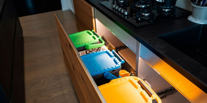 PATTUMIERA PER RACCOLTA DIFFERENZIATA 'ECOPLUS' 35 lt.- cm 43 x 36 x h 43,5 grigio + coperchio colorato  - ECOPLAST