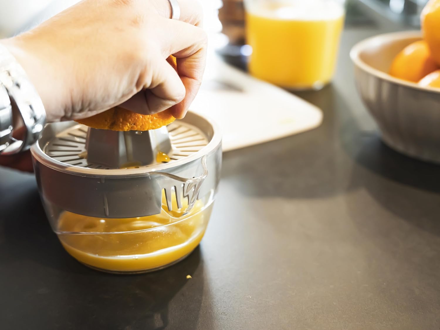 Ecoplast Spremiagrumi Manuale in Plastica con Vaschetta da 0,6 Litri, Colore Ghiaccio, 0,6 Lt