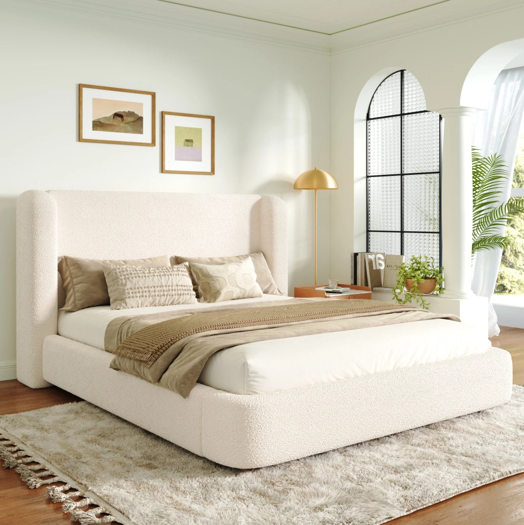 Letto imbottito con contenitore idraulico in bouclé beige