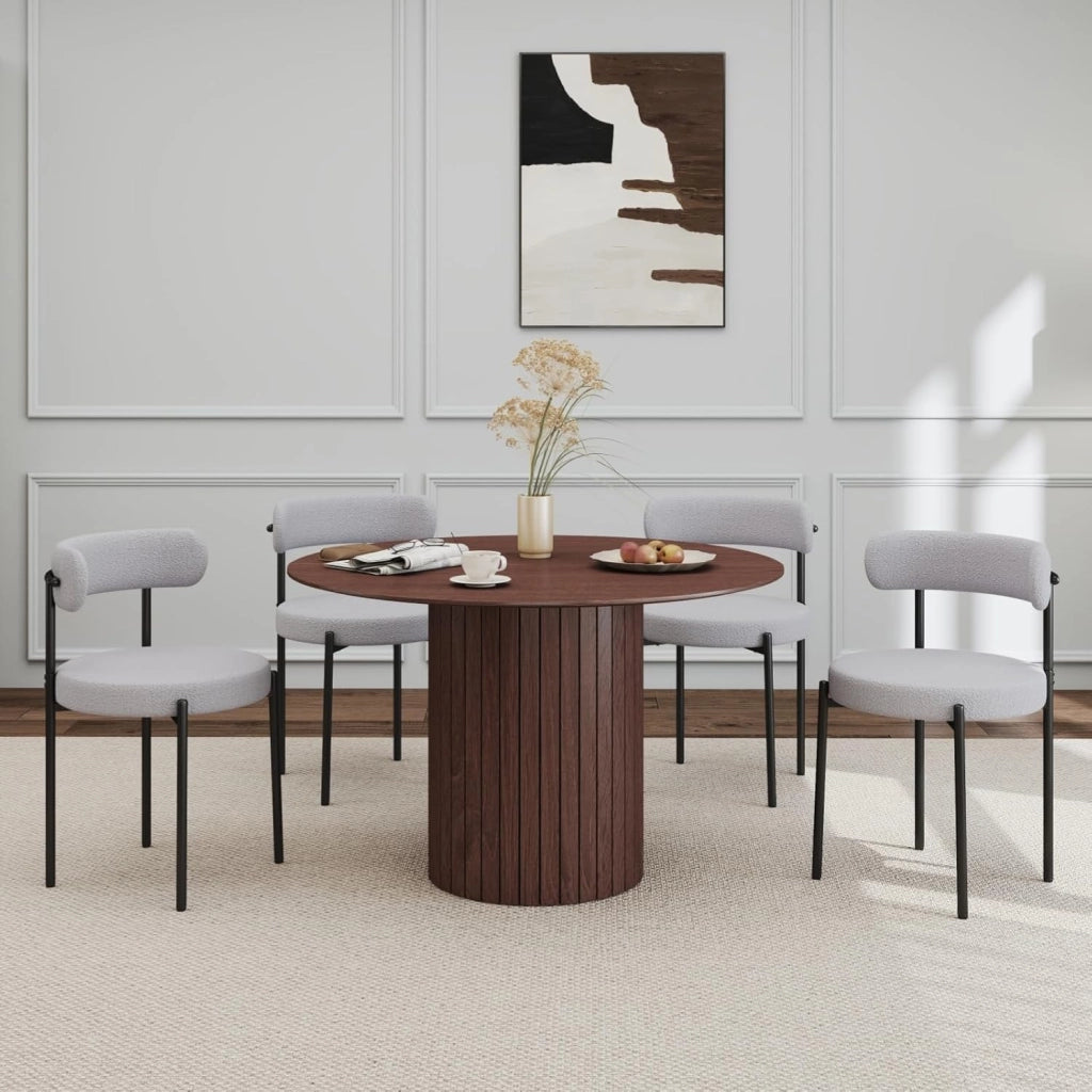 GrandCA HOME Set Tavolo e Sedie da Pranzo: Tavolo da Pranzo Rotondo in Legno da 120 cm + 4 Sedie, Per 4-6 Persone, Marrone Scuro + Grigio