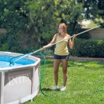 SET DI PULIZIA RETINA, SPAZZOLA E VACUUM  peso kg.0,85 (29056)    INTEX